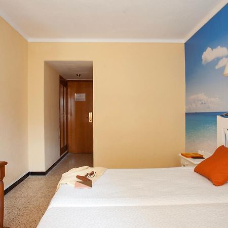 Bj Hostal Bona Vista S'Illot  Luaran gambar