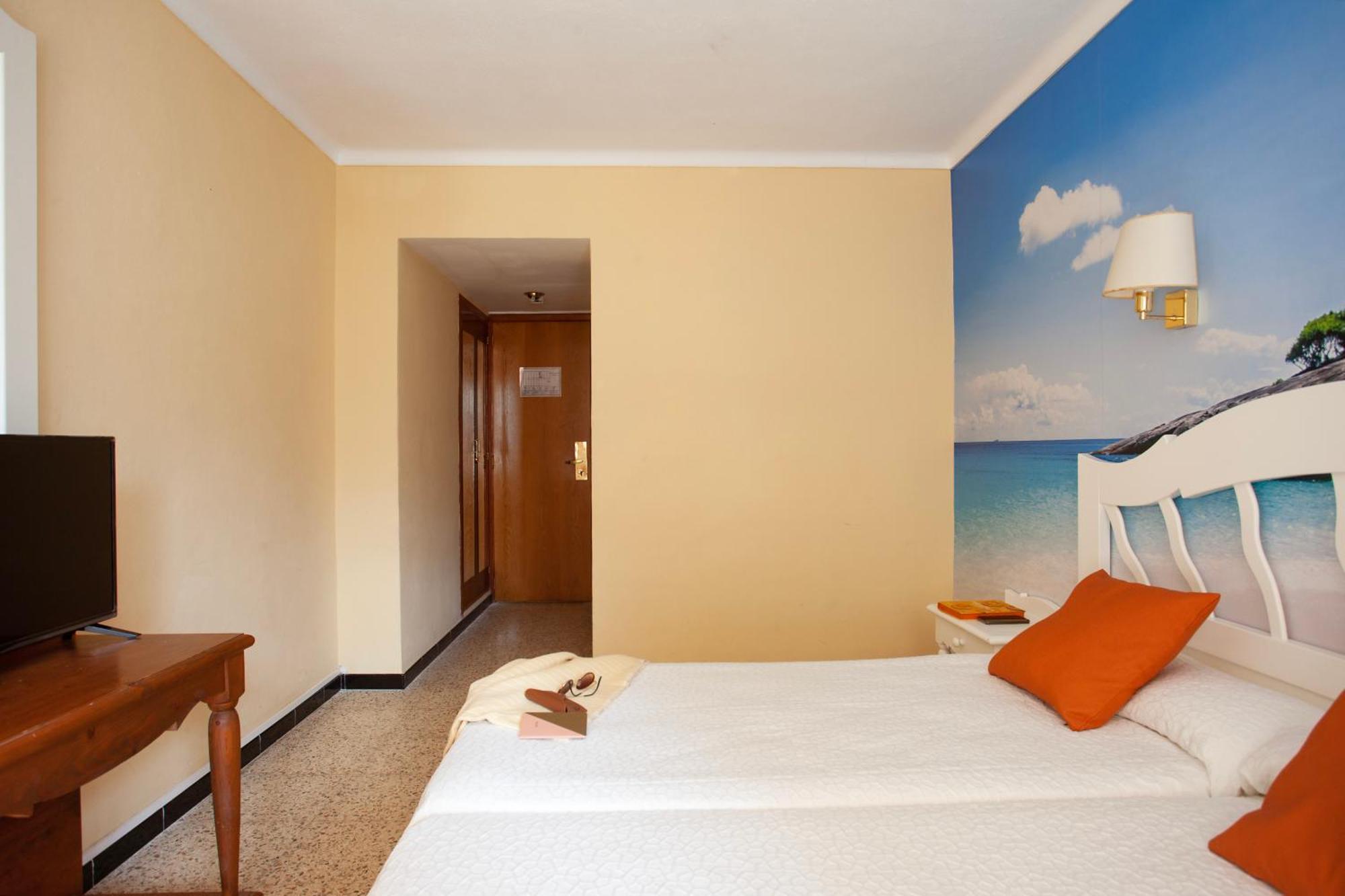 Bj Hostal Bona Vista S'Illot  Luaran gambar