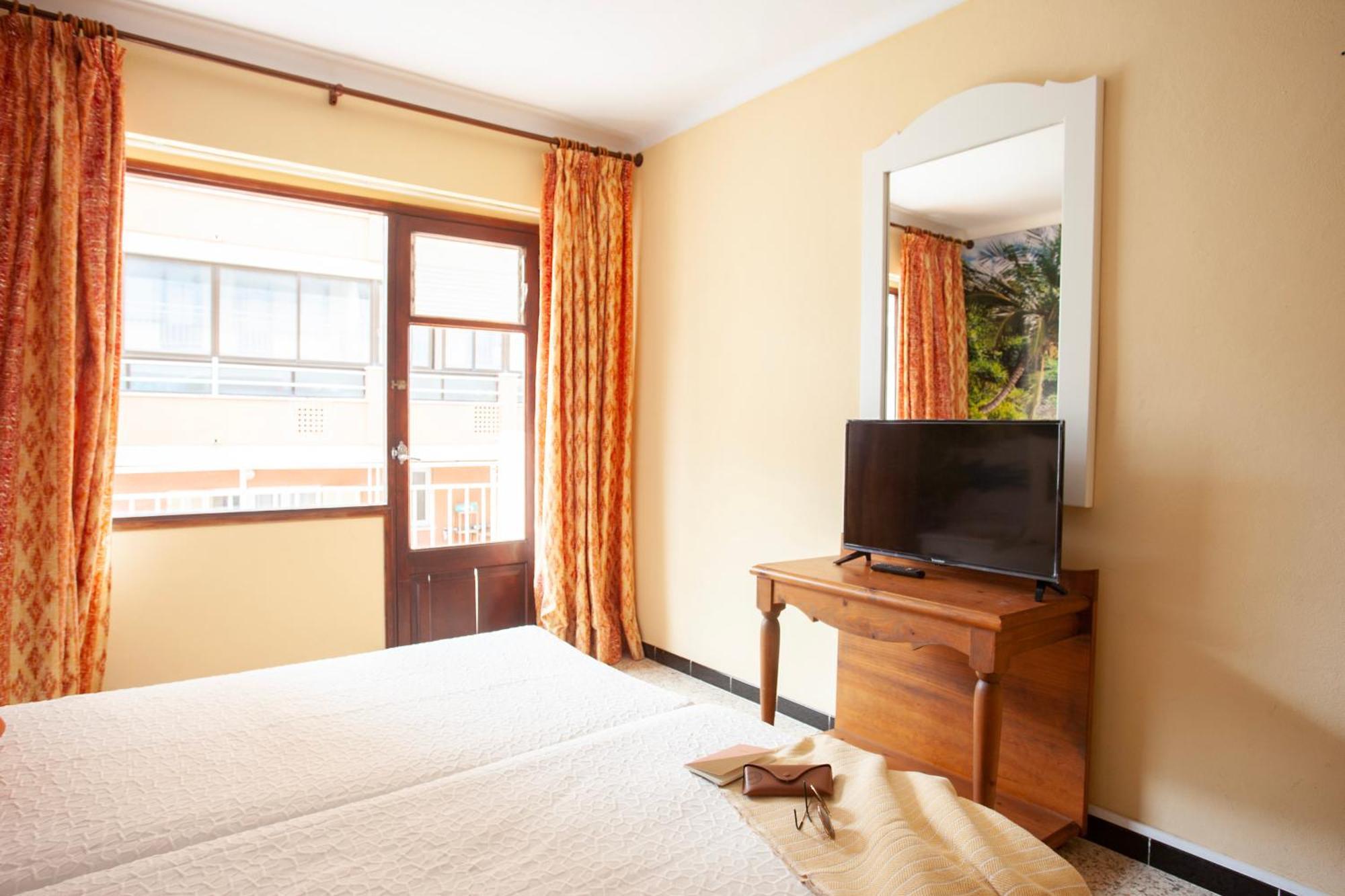 Bj Hostal Bona Vista S'Illot  Luaran gambar